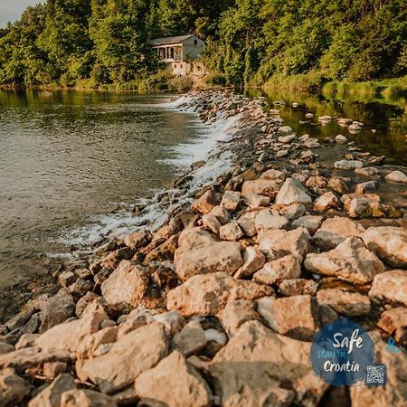Vila Kuca Za Odmor Lang Karlovac Exteriér fotografie