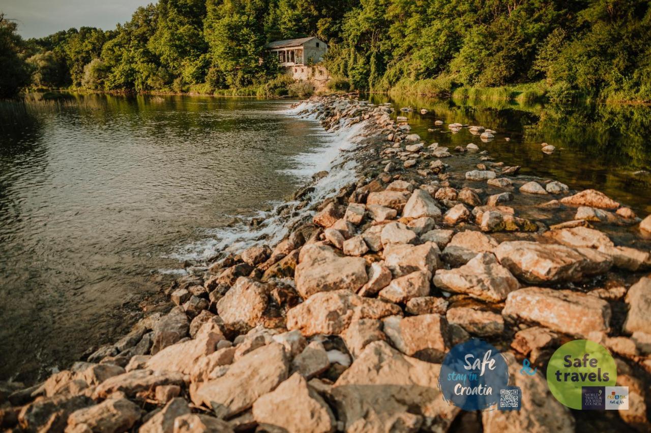 Vila Kuca Za Odmor Lang Karlovac Exteriér fotografie